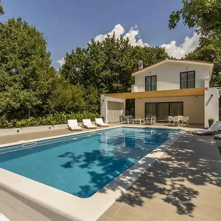 Ventura With Private 45 Sqm Swimming Pool, 4 Bedrooms, Gym, Game