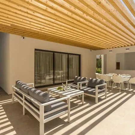 Villa Ventura With Private 45 Sqm Swimming Pool, 4 Bedrooms, Gym, Game