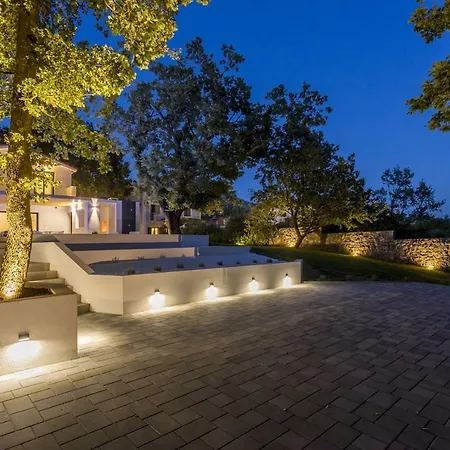 Ventura With Private 45 Sqm Swimming Pool, 4 Bedrooms, Gym, Game Villa