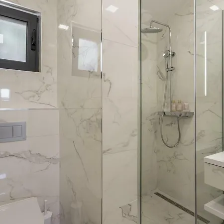 Ventura With Private 45 Sqm Swimming Pool, 4 Bedrooms, Gym, Game *