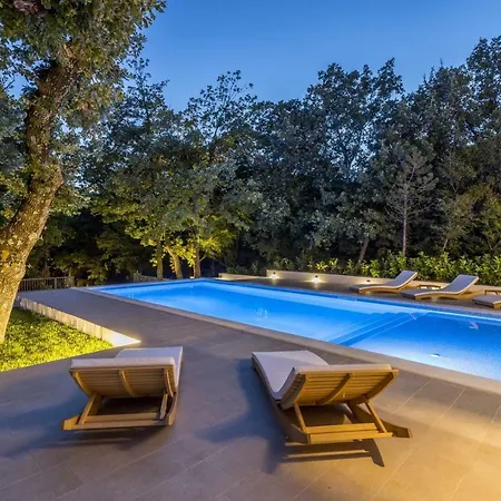 Villa Ventura With Private 45 Sqm Swimming Pool, 4 Bedrooms, Gym, Game *