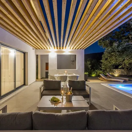 Ventura With Private 45 Sqm Swimming Pool, 4 Bedrooms, Gym, Game Villa